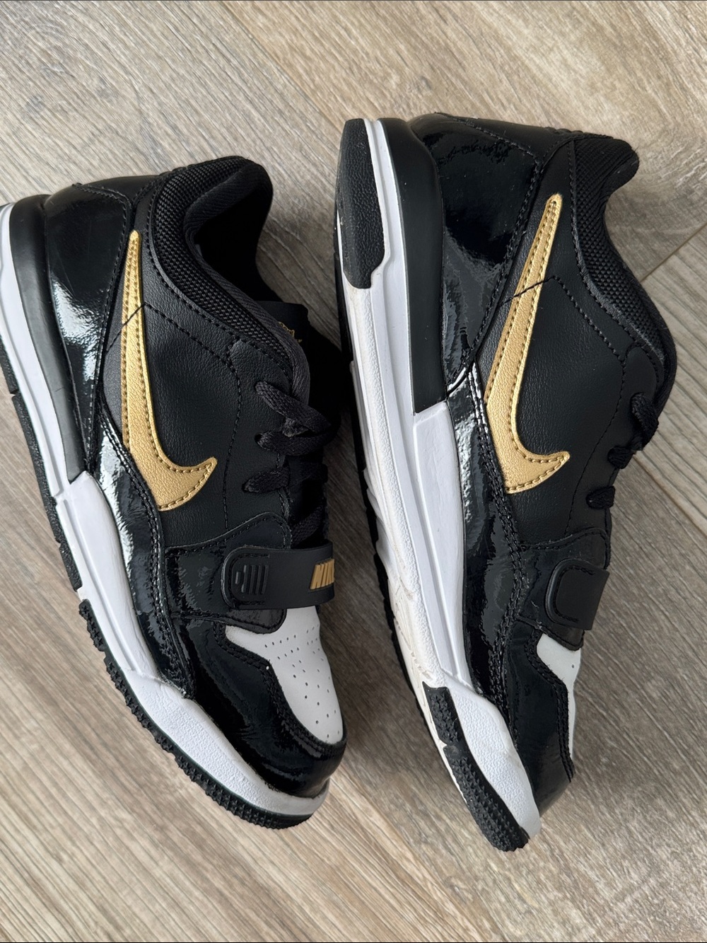 Air Jordan Legacy 312 Low PS Black Metallic Gold Basketball Shoes Boys Size 2.5 - Picture 6 of 10